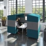 Muebles tapizados para crear ambientes privados en oficinas